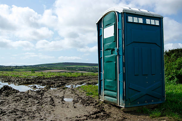 Best VIP or Luxury Restroom Trailers  in Grottoes, VA